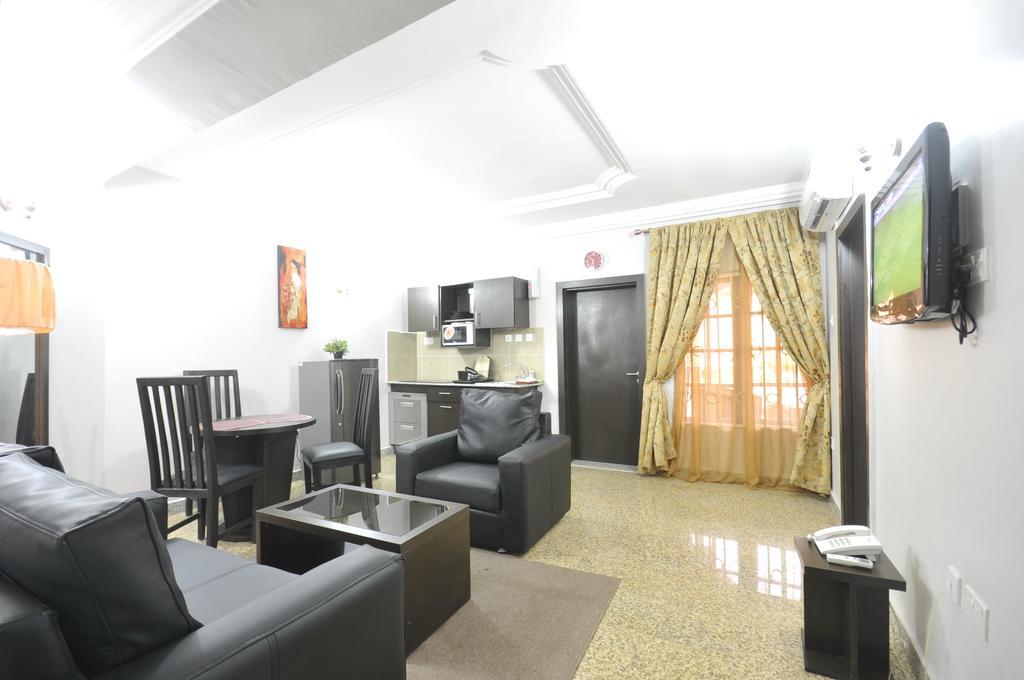 Sheer Luxury Apartments And Suites Абуджа Номер фото