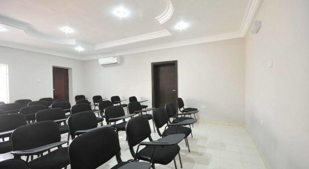 Sheer Luxury Apartments And Suites Абуджа Екстер'єр фото