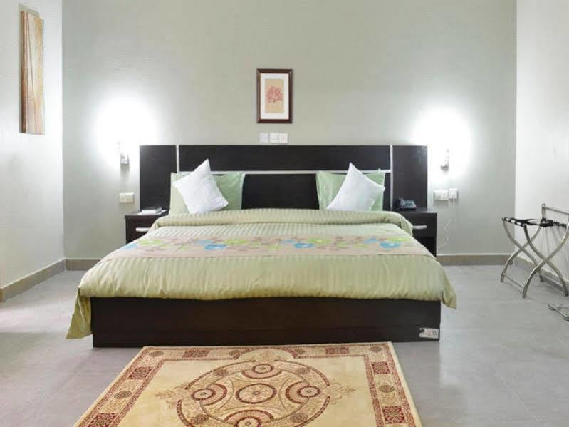 Sheer Luxury Apartments And Suites Абуджа Екстер'єр фото