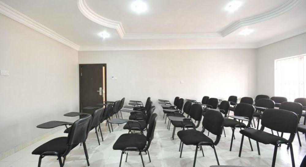 Sheer Luxury Apartments And Suites Абуджа Екстер'єр фото